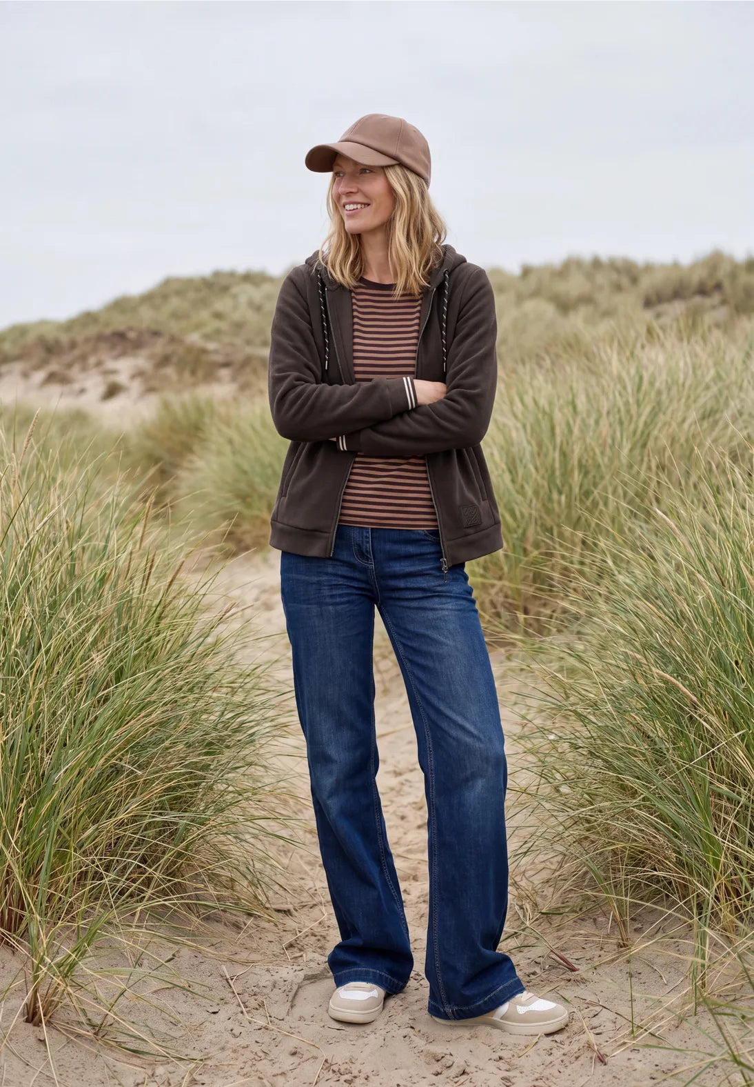 BETSY BROWN ZIPPY