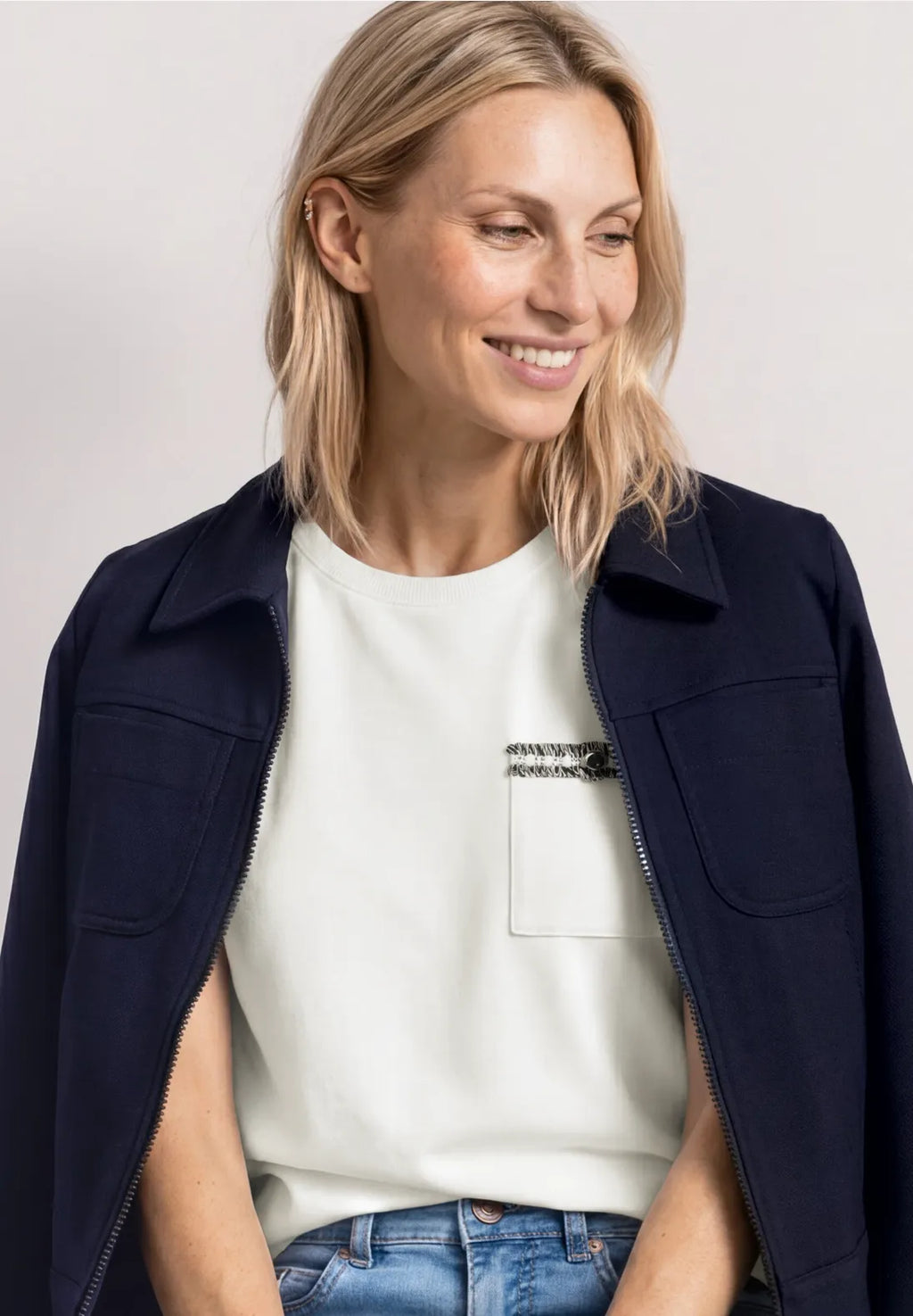 PETRA WHITE TEE