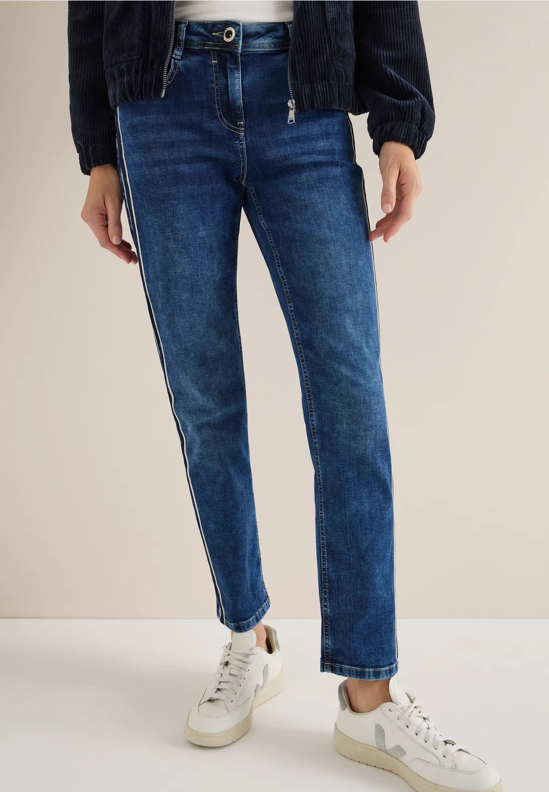 CAPRI JEAN