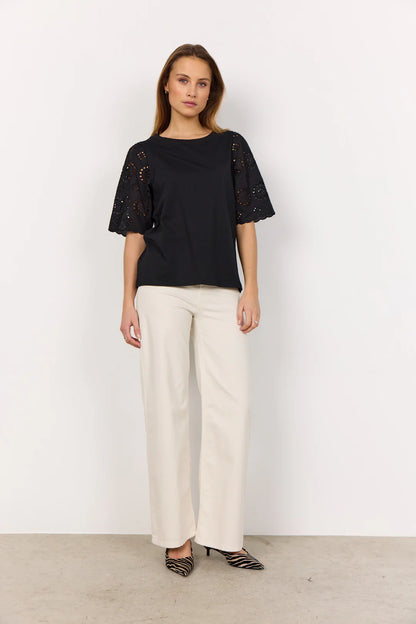 LORAINE BLACK TEE