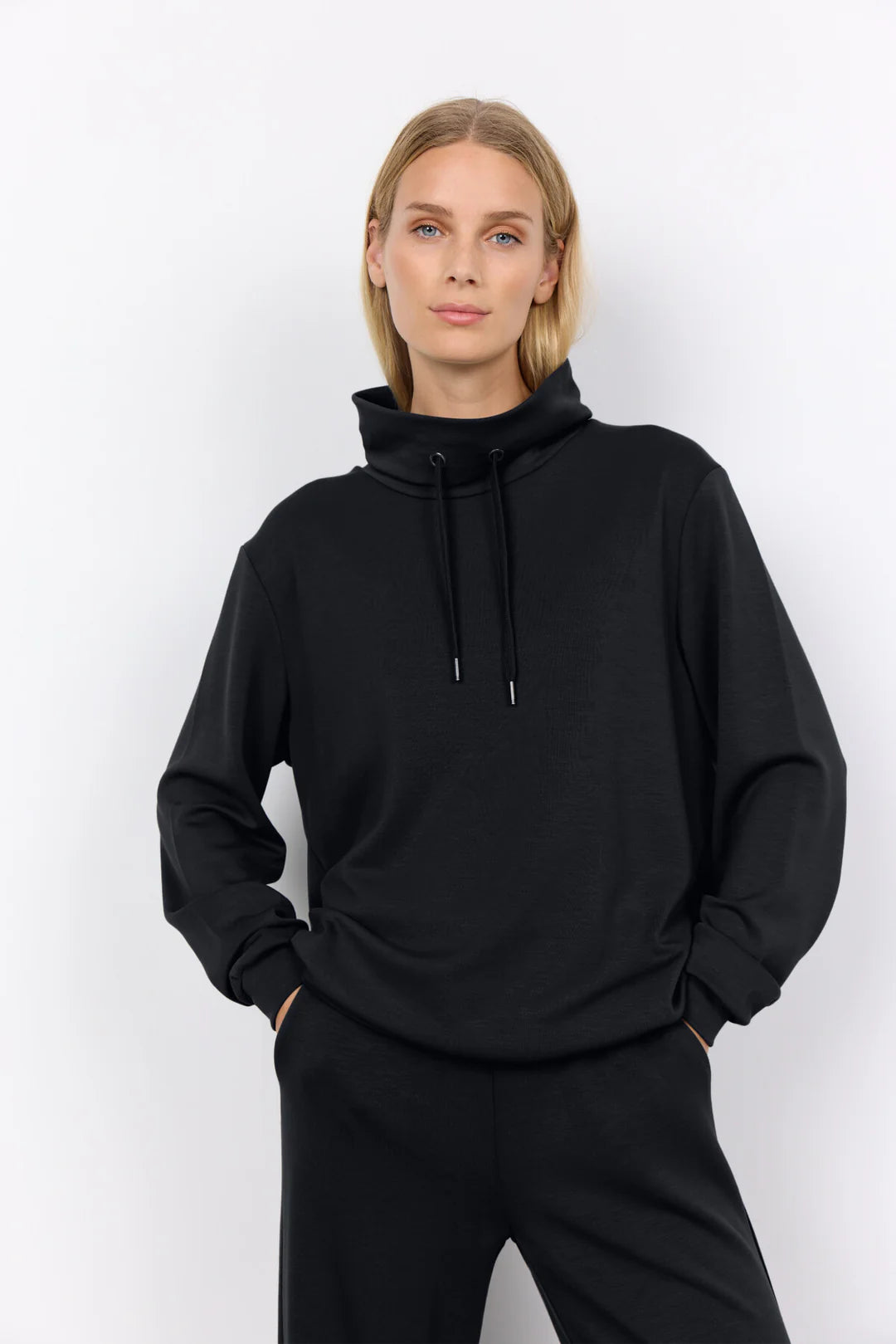JACKIE BLK SWEATER