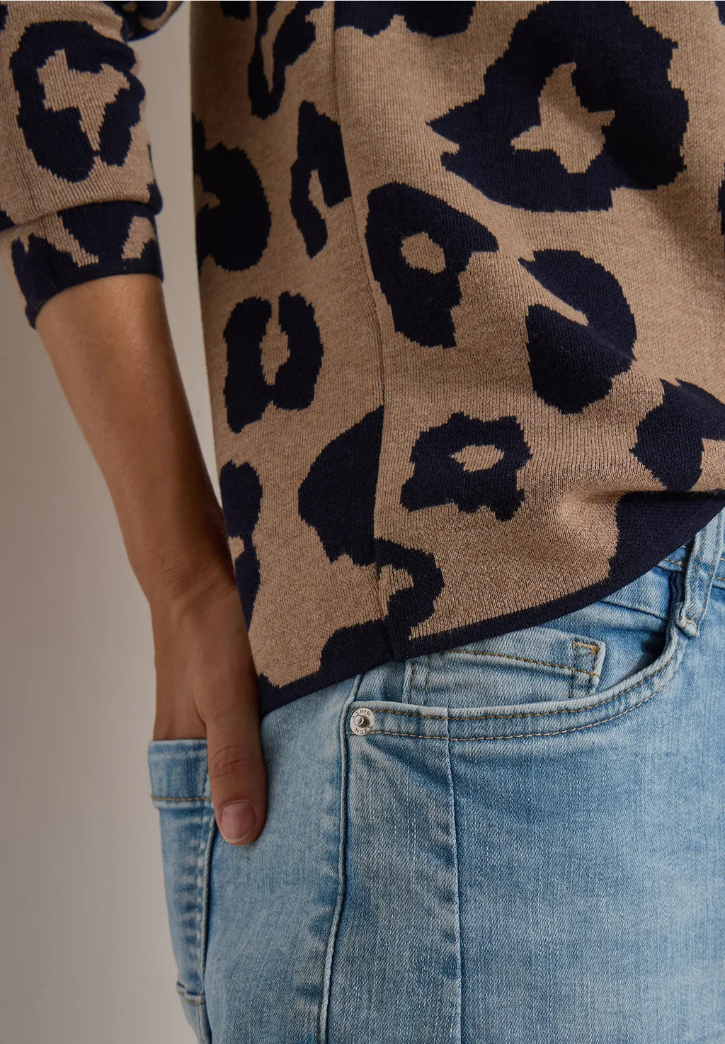 LOLA TAUPE KNIT