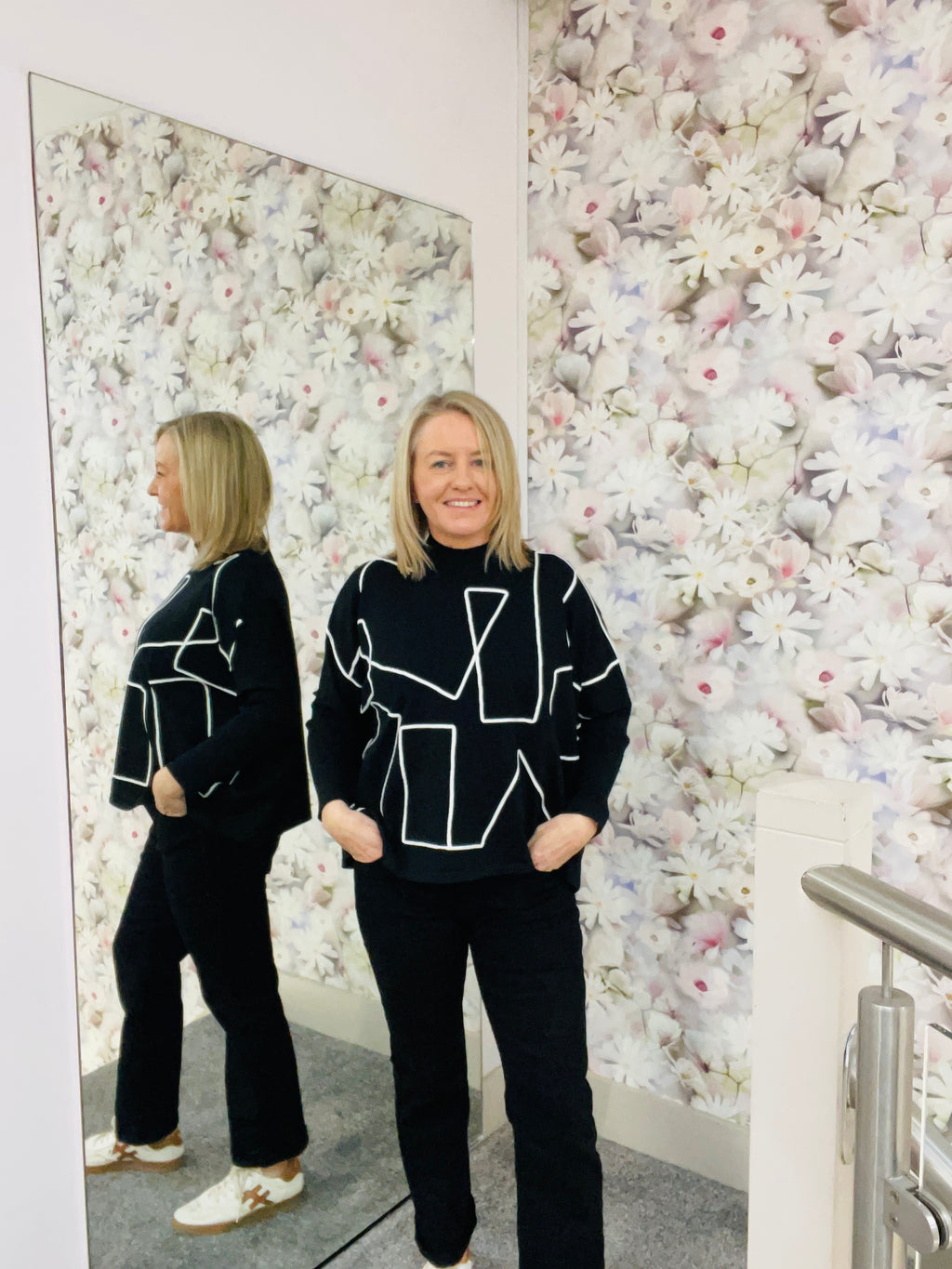 FINVOLA SWEATER