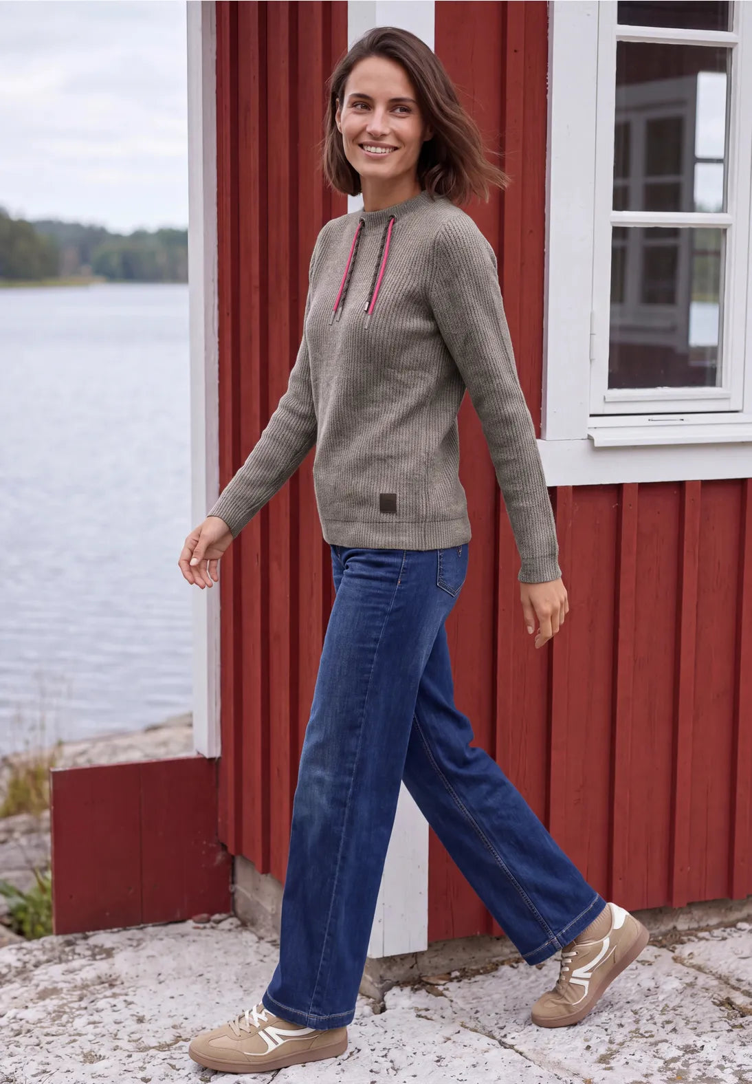 CATE BROWN SWEATER