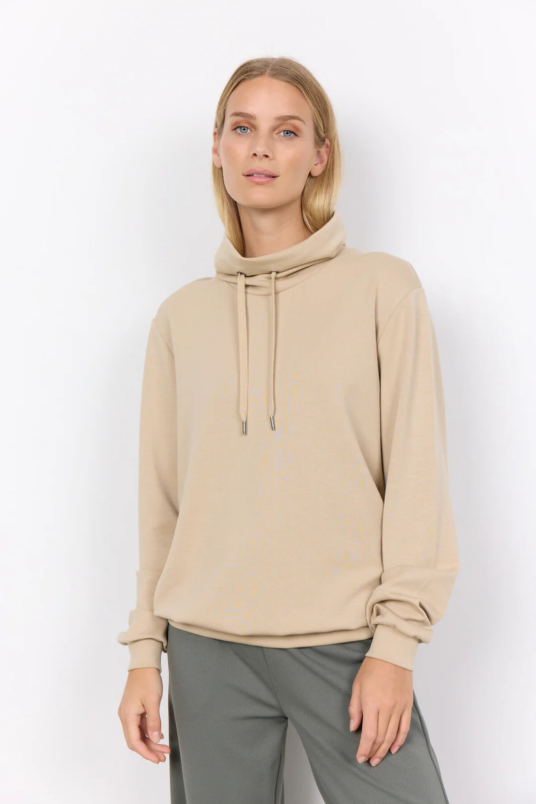 JACKIE BEIGE SWEATER