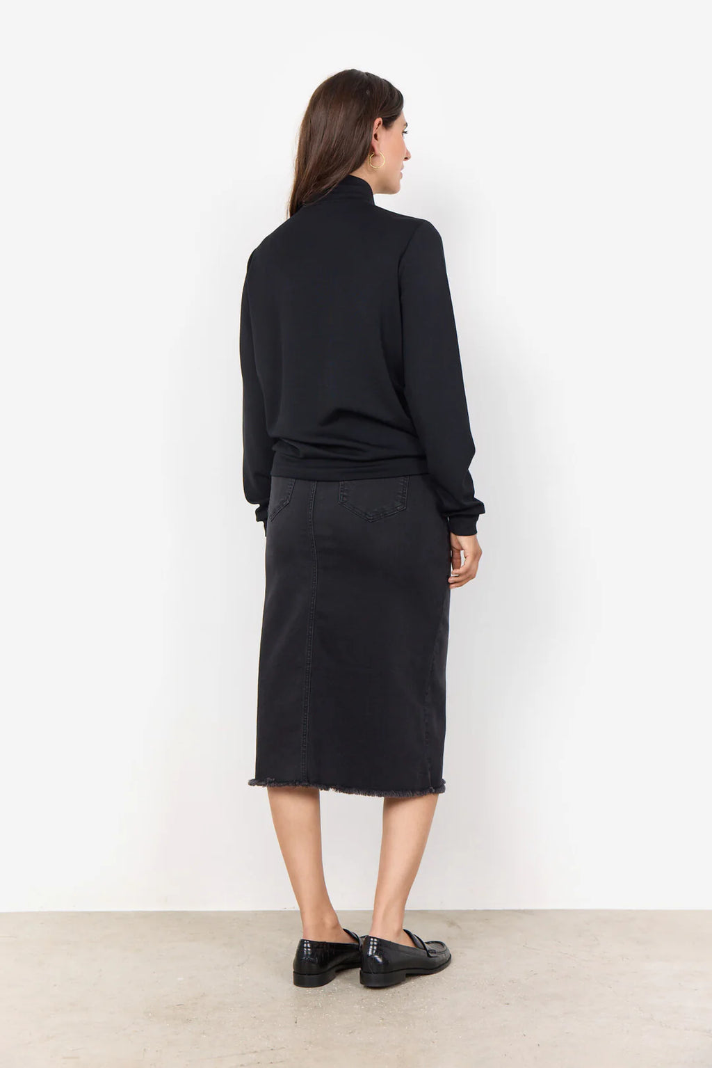 RACH BLACK SWEATER