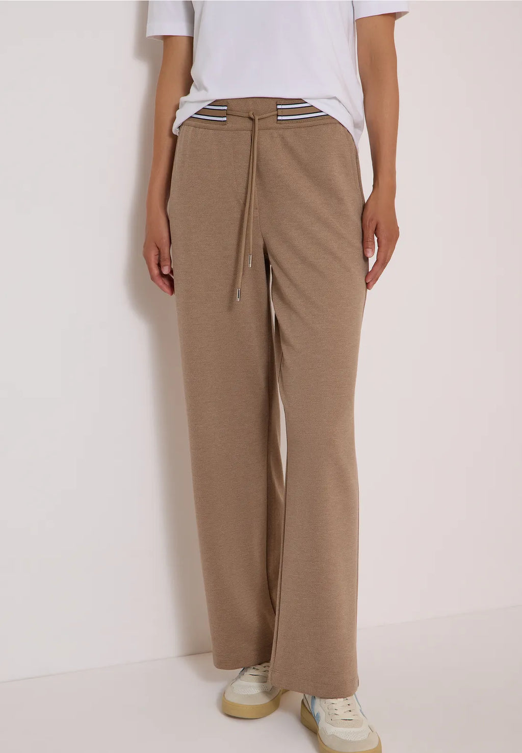 LILY BEIGE JOGGER