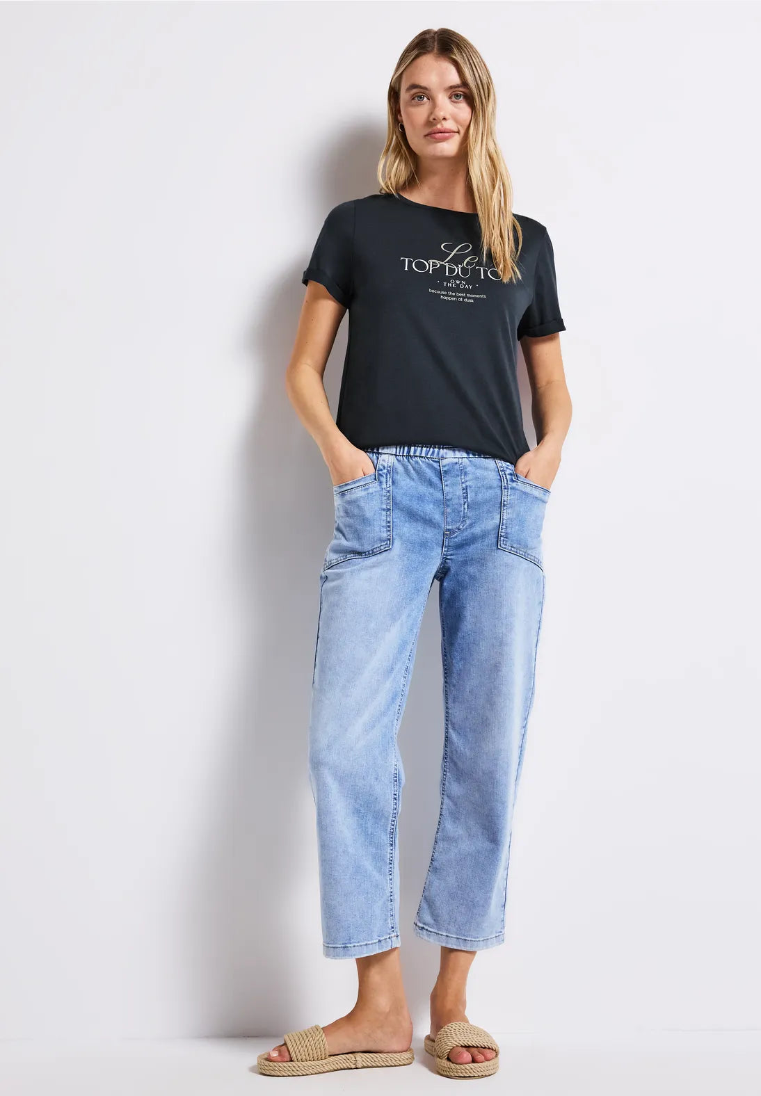 TOP NAVY TEE