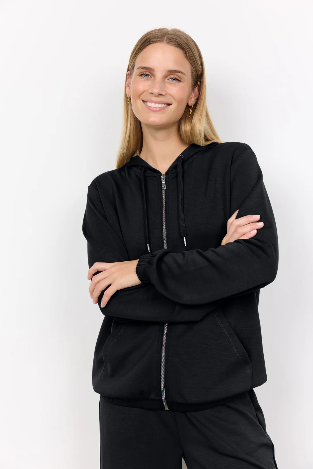 SABRINA BLACK  SWEATER