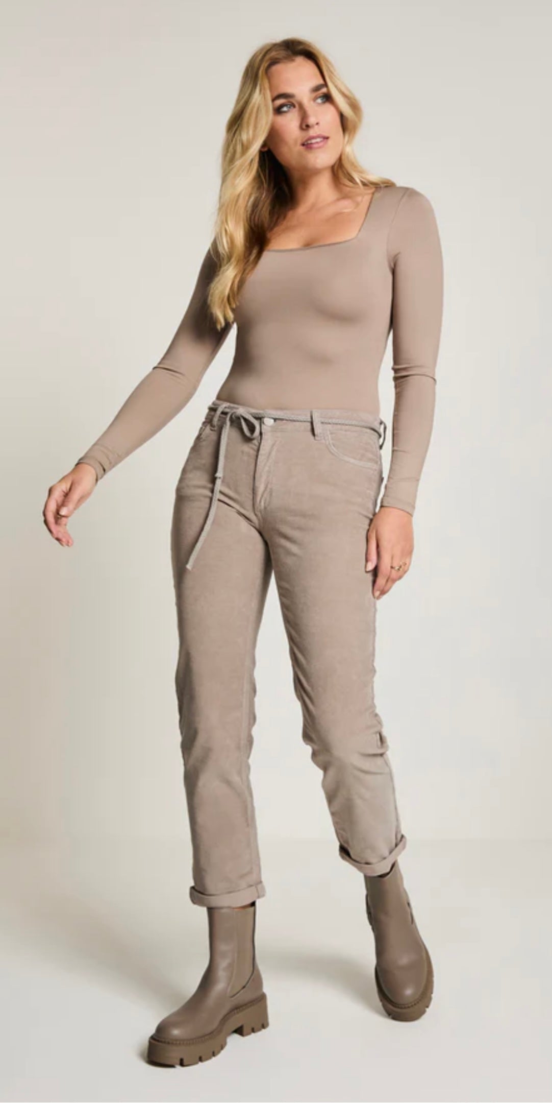 BOBBY OLIVE CORD TROUSERS