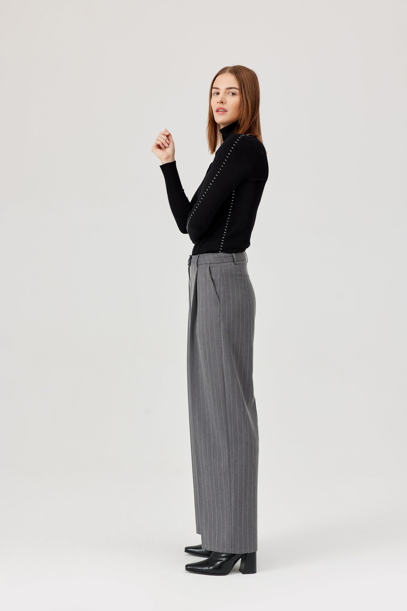 FIFI BLACK SWEATER