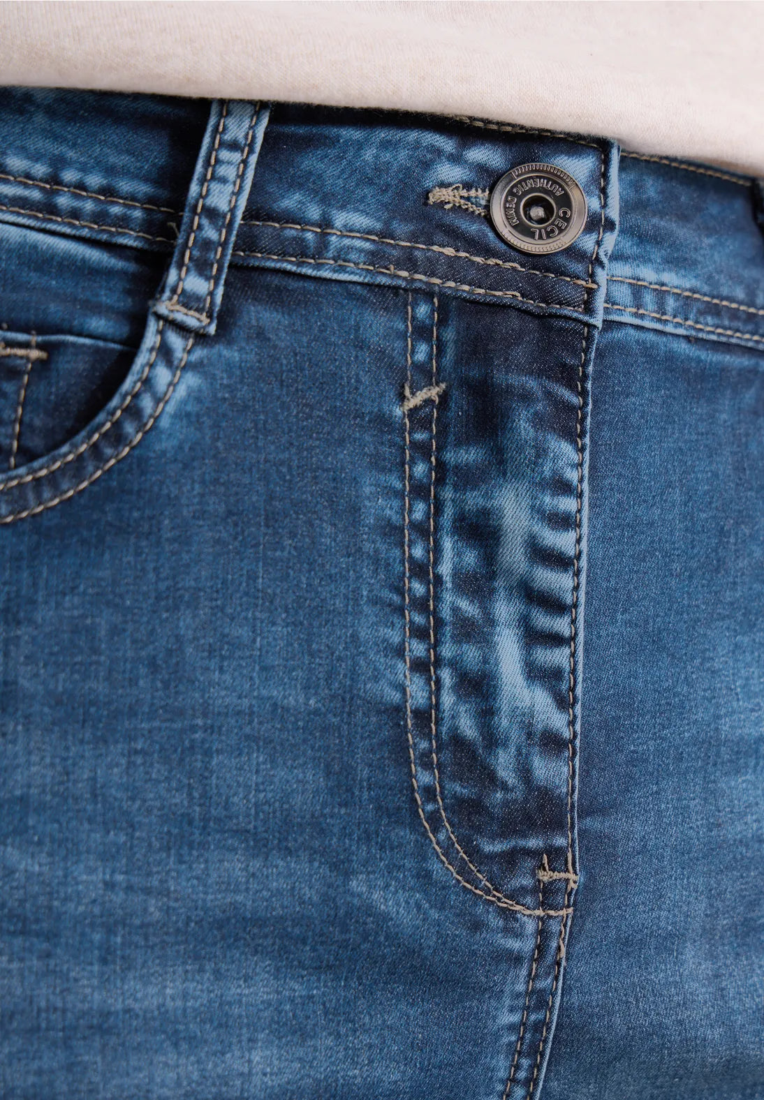 TORO JEAN