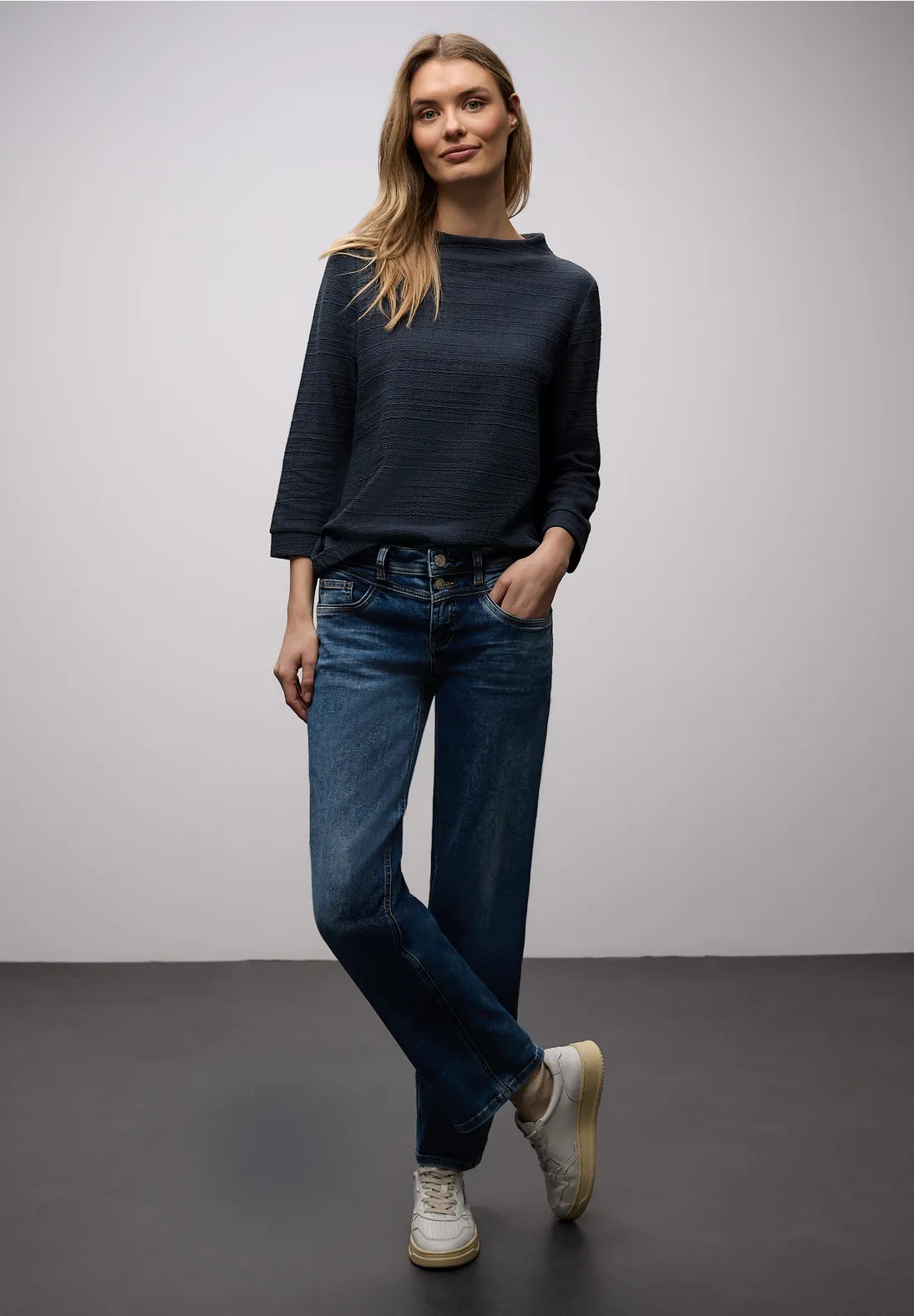 ERICA NAVY TOP