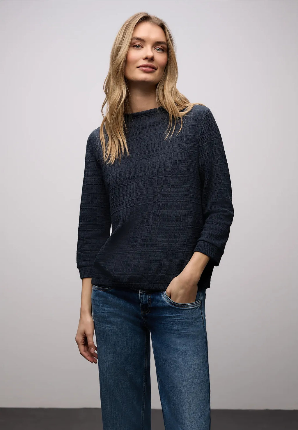 ERICA NAVY TOP