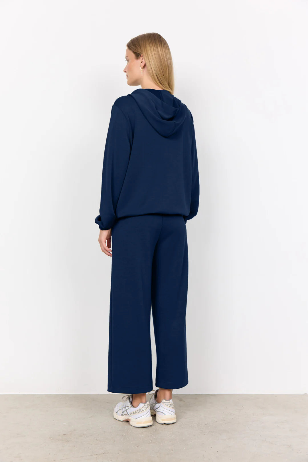 SABRINA NAVY SWEATER