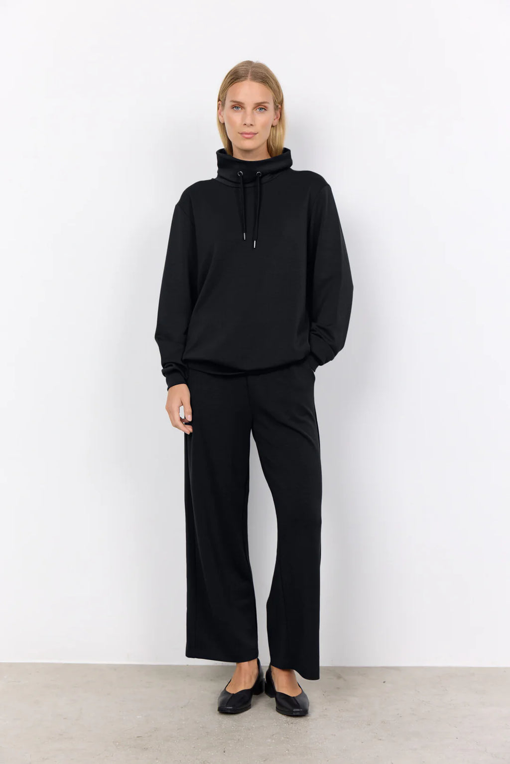 JACKIE BLK SWEATER