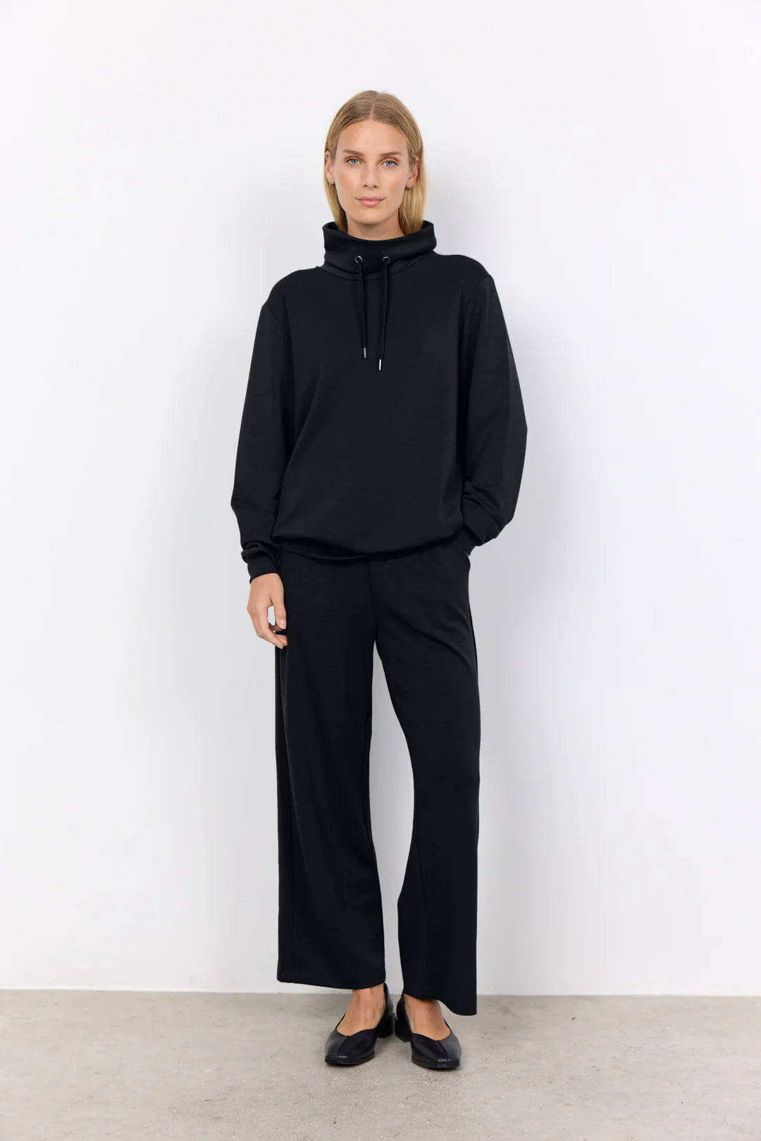 JACKIE BLK SWEATER