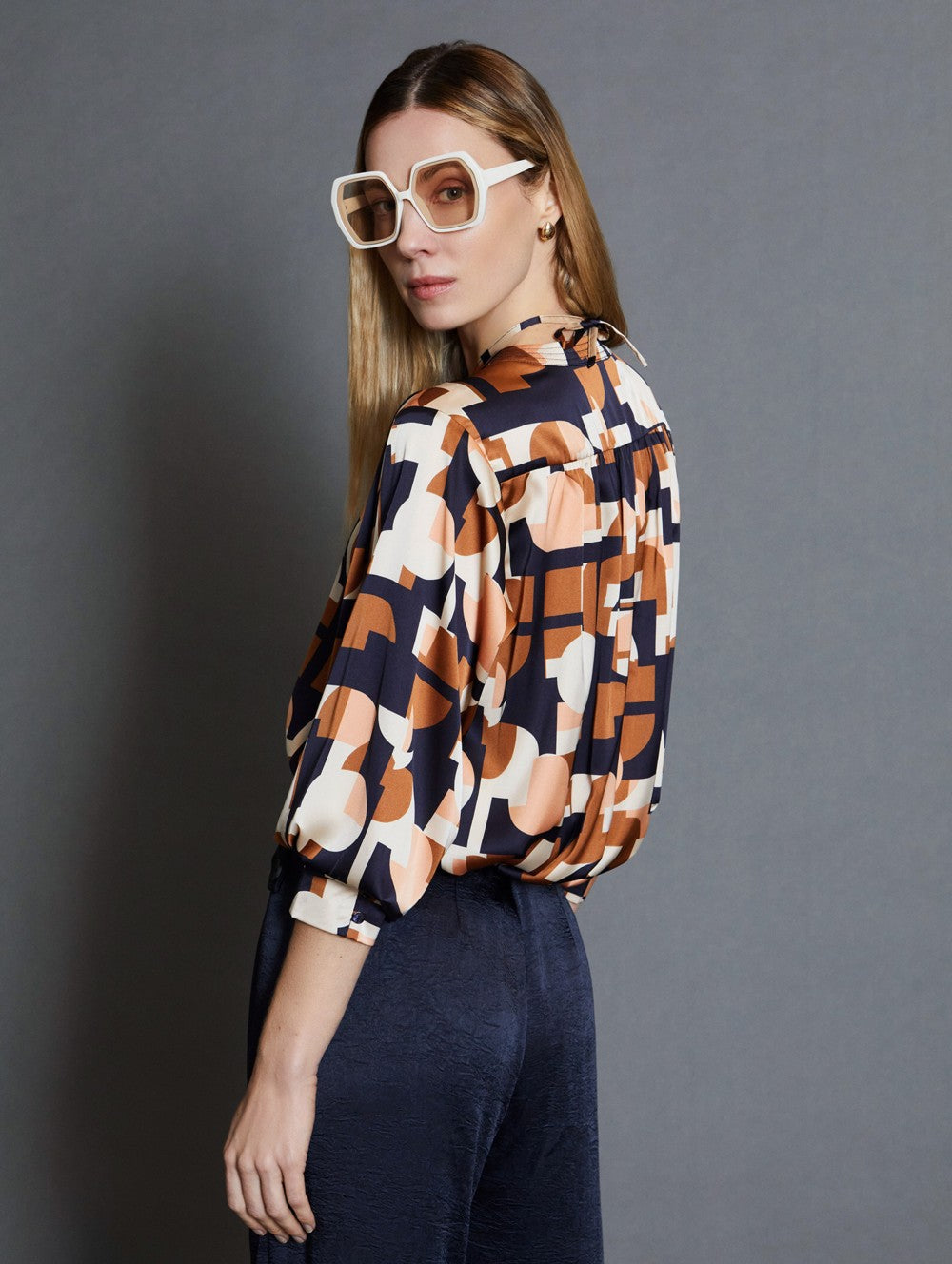 APRICOT BLOUSE