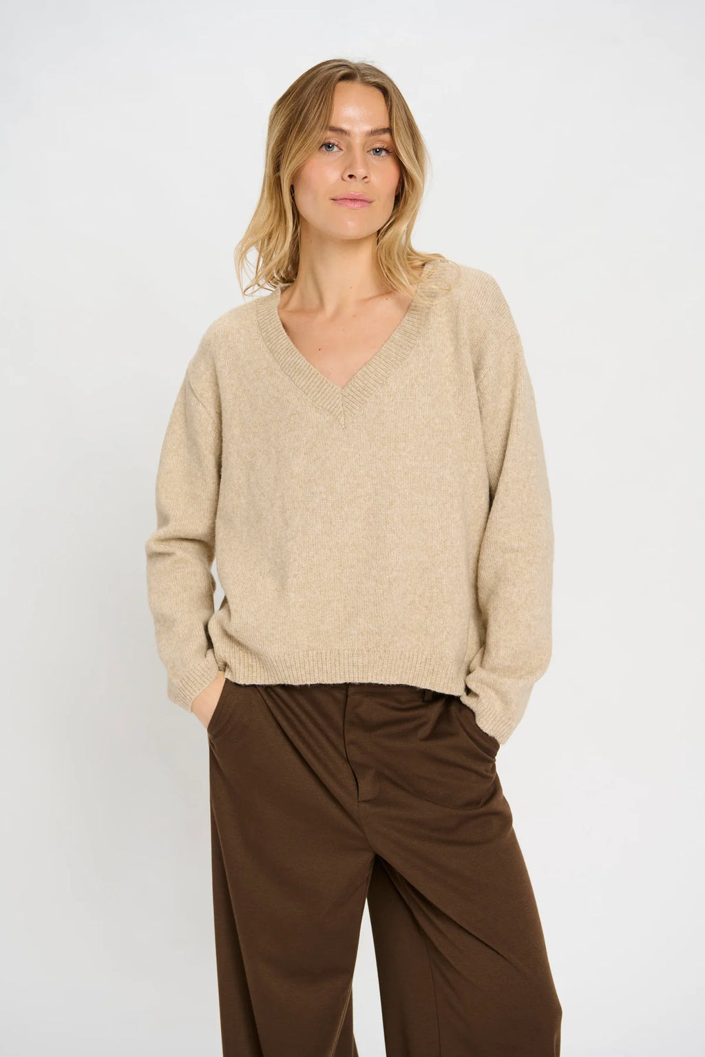 JONNIE BEIGE JUMPER