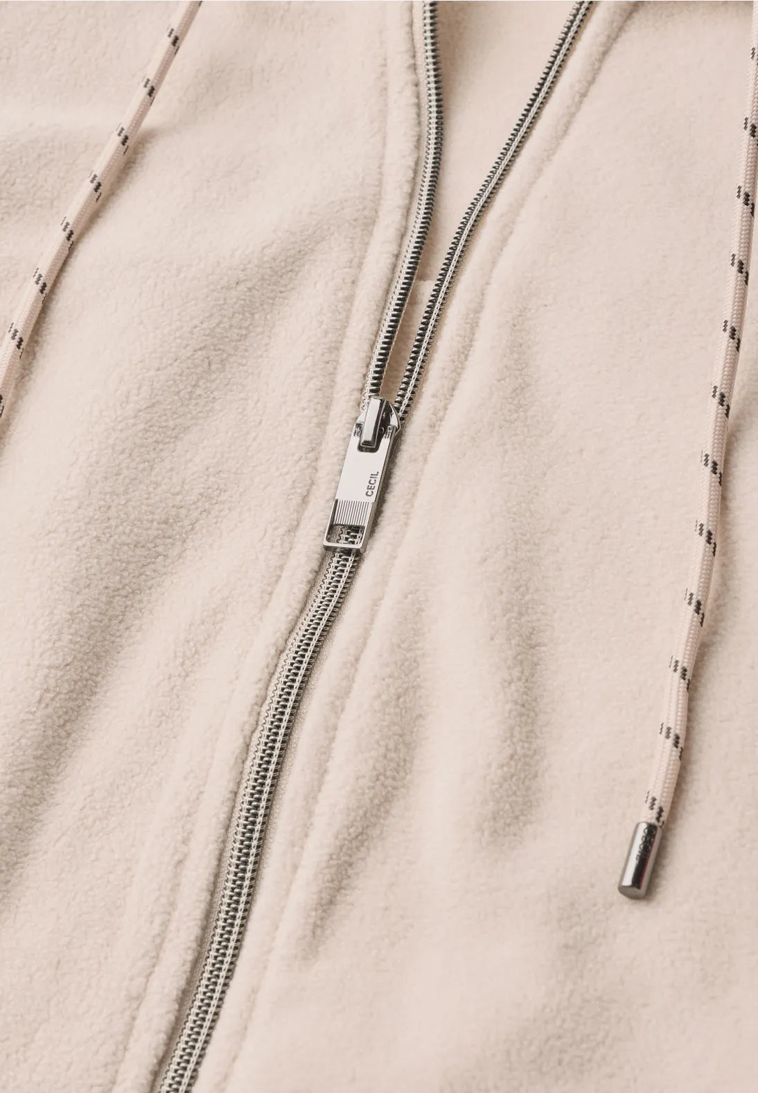 BETSY BEIGE ZIPPY