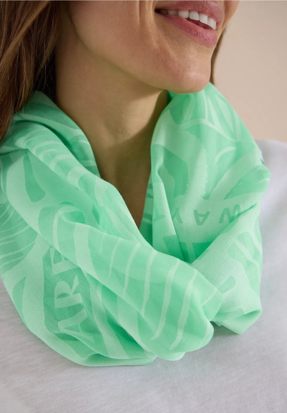 LOOP GREEN SCARF