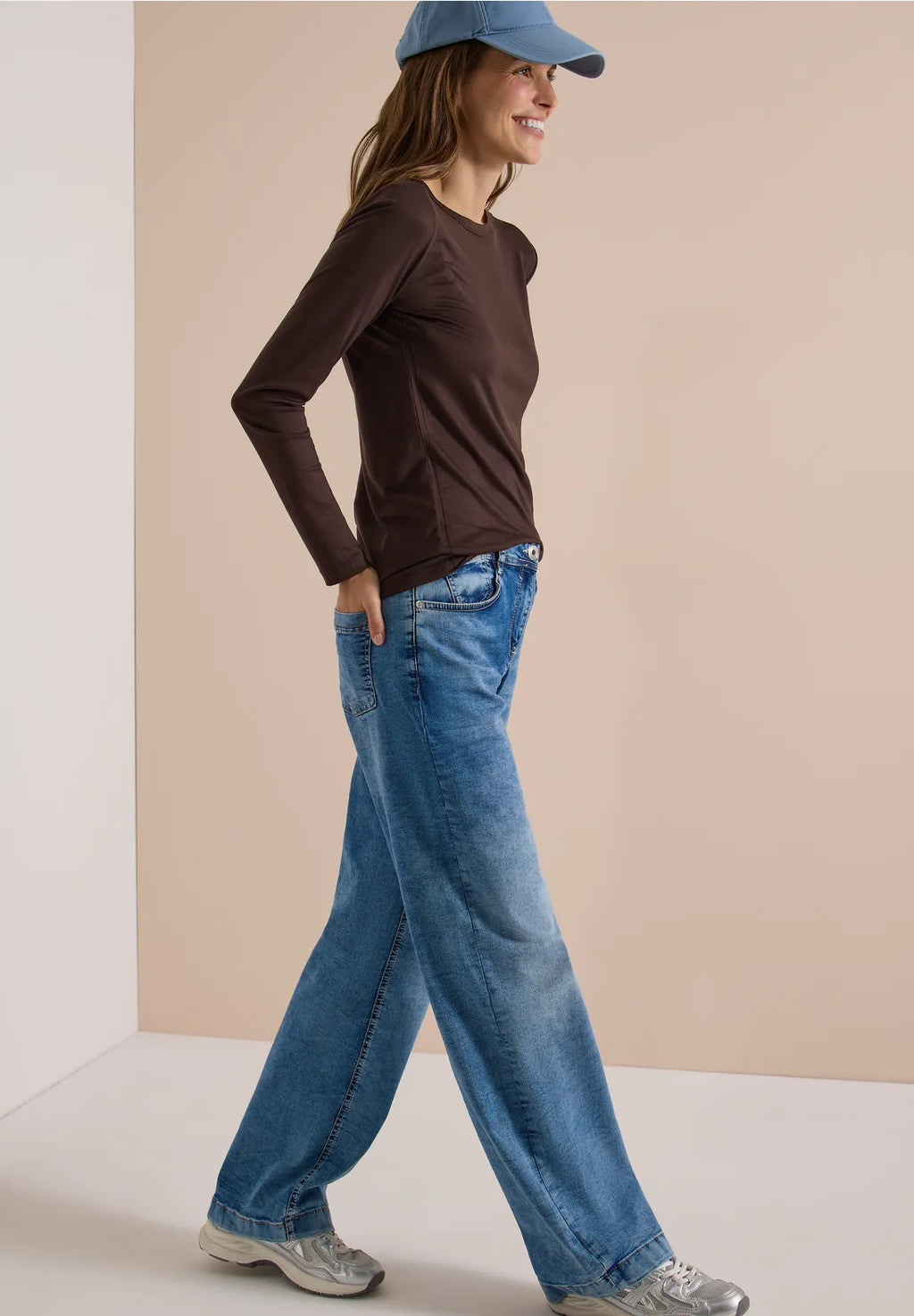 LALA BROWN TOP