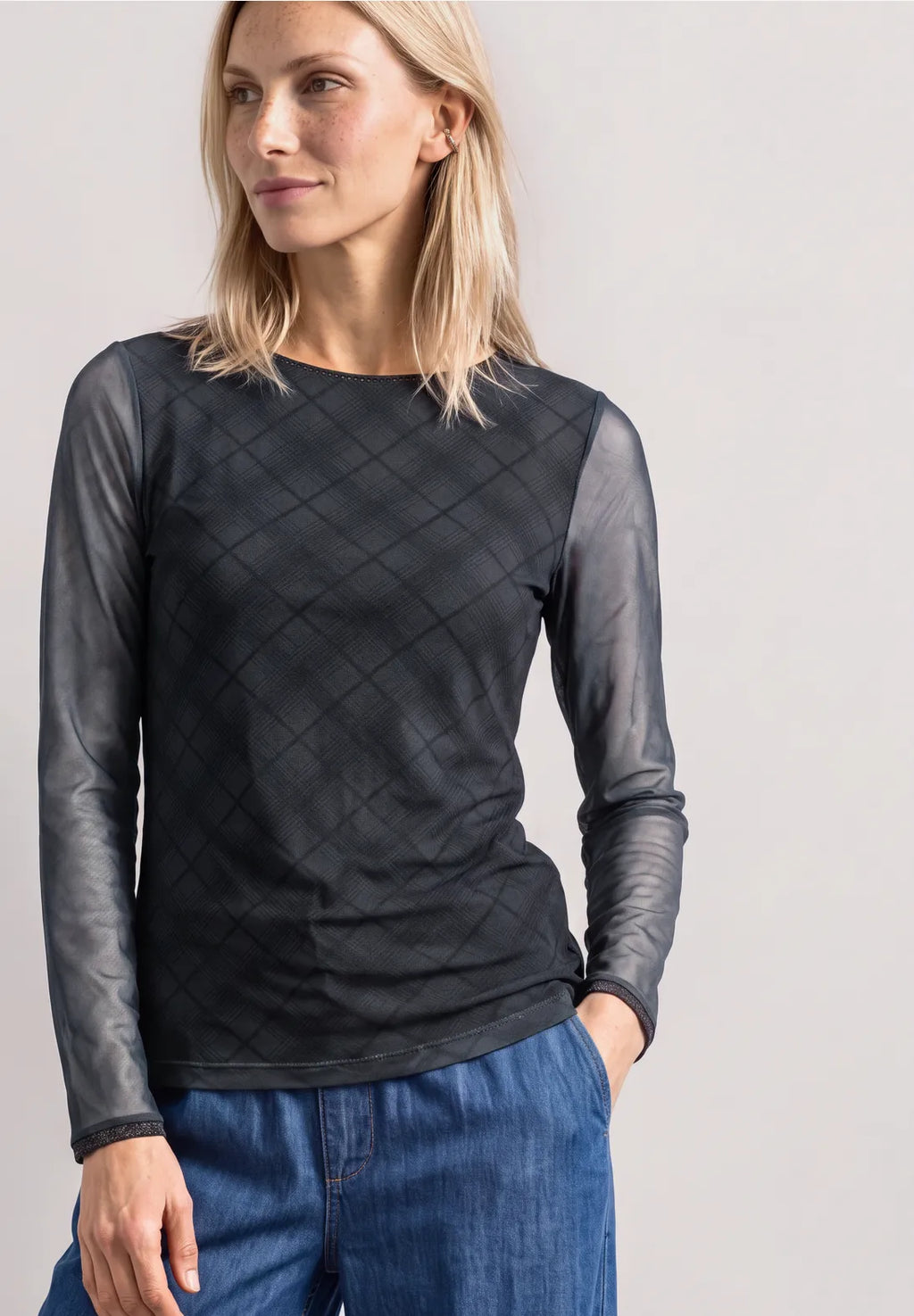 RACH BLACK TOP