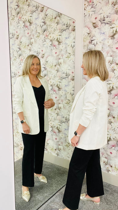 BELLA WHITE BLAZER