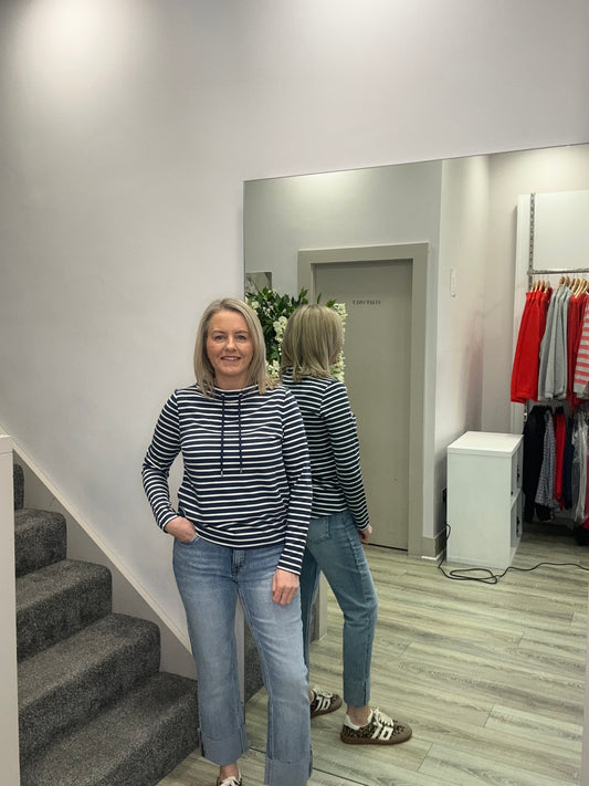 ECHO NAVY SWEATER