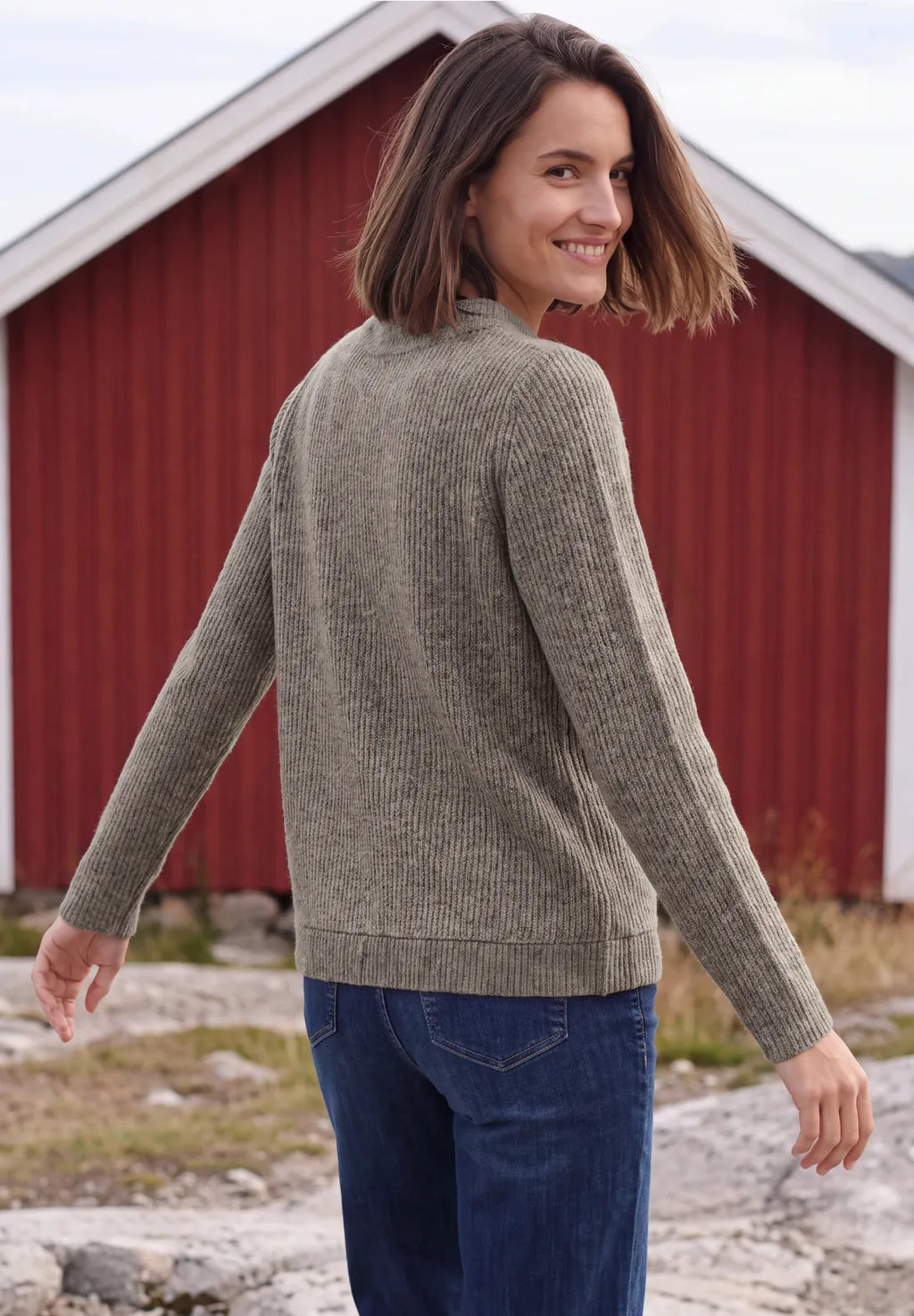 CATE BROWN SWEATER