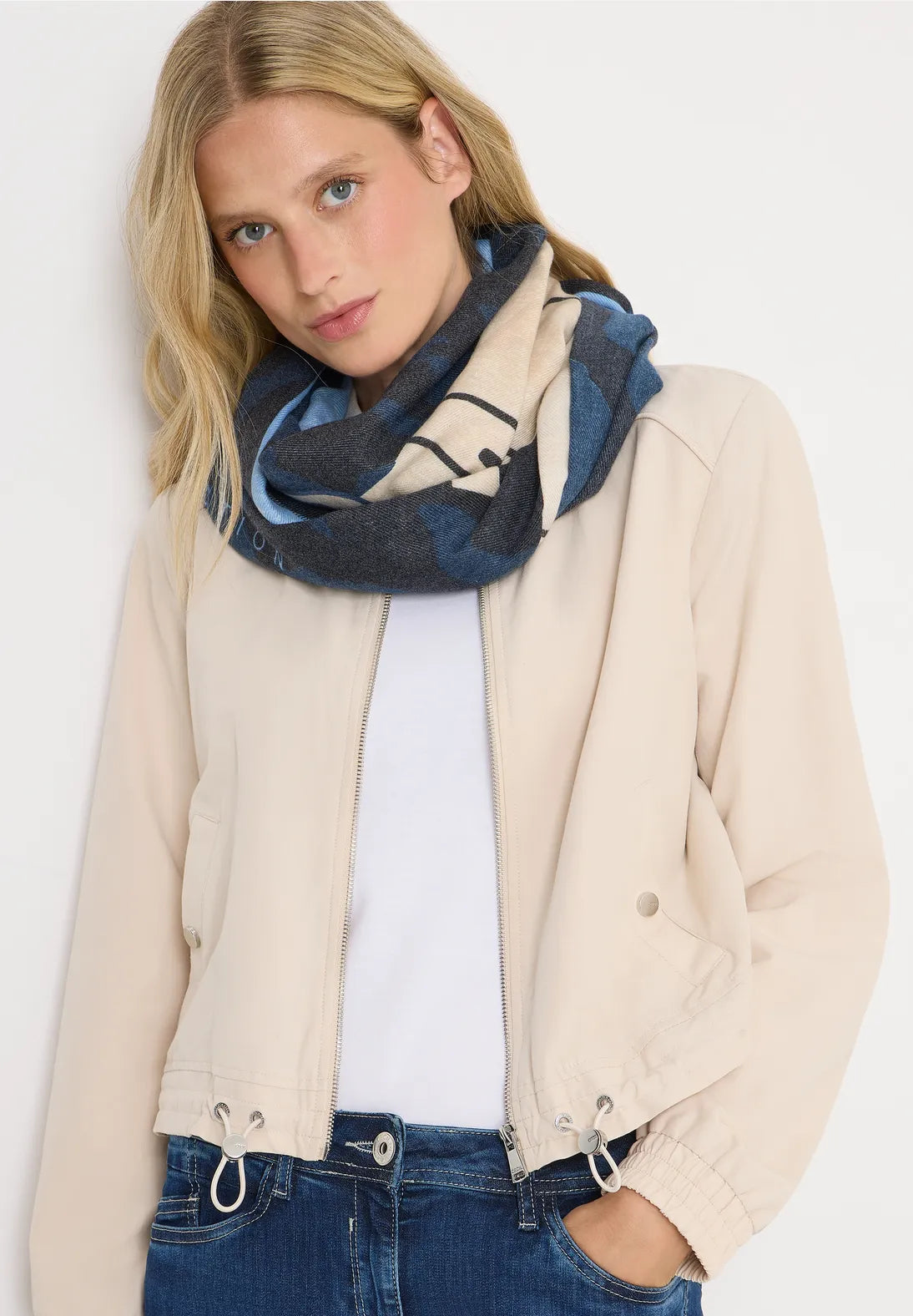 CAELYN BLUE SCARF