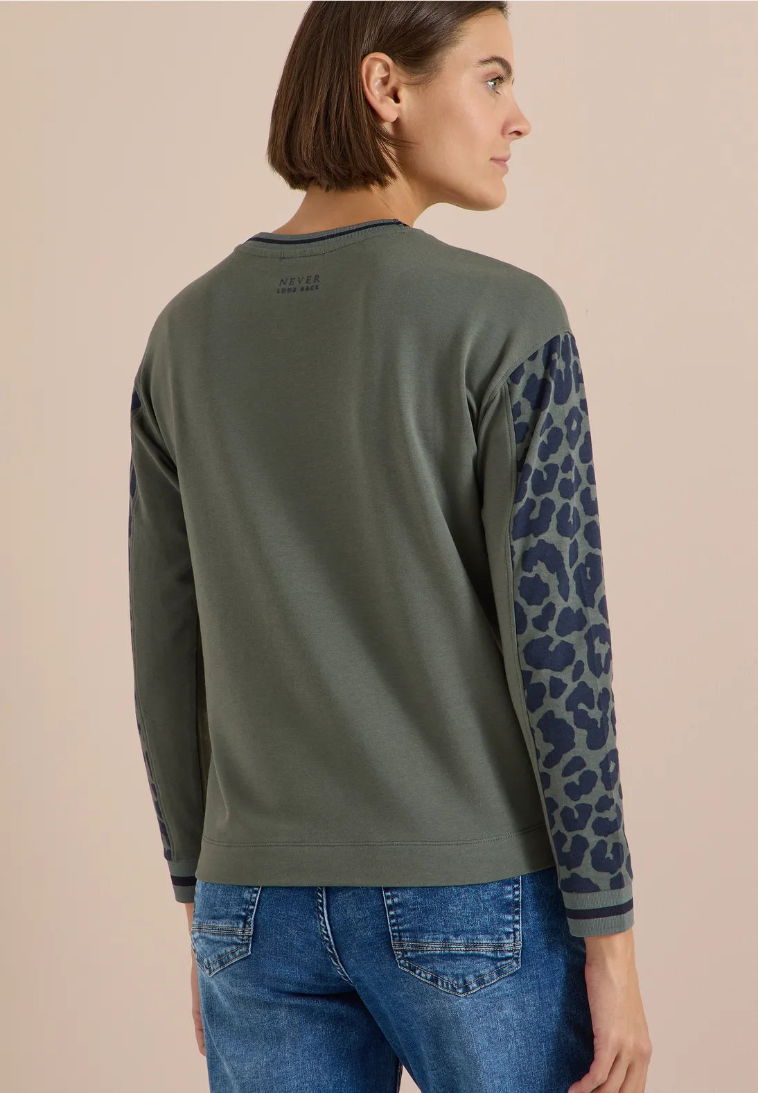 LOIS OLIVE SWEATER