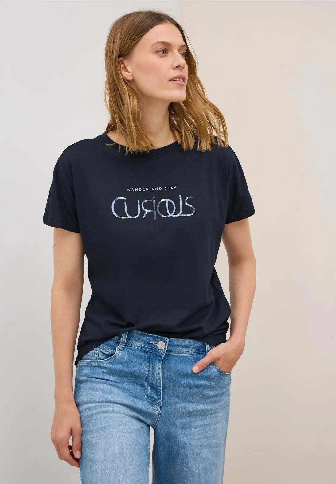 CURIOUS NAVY TEE