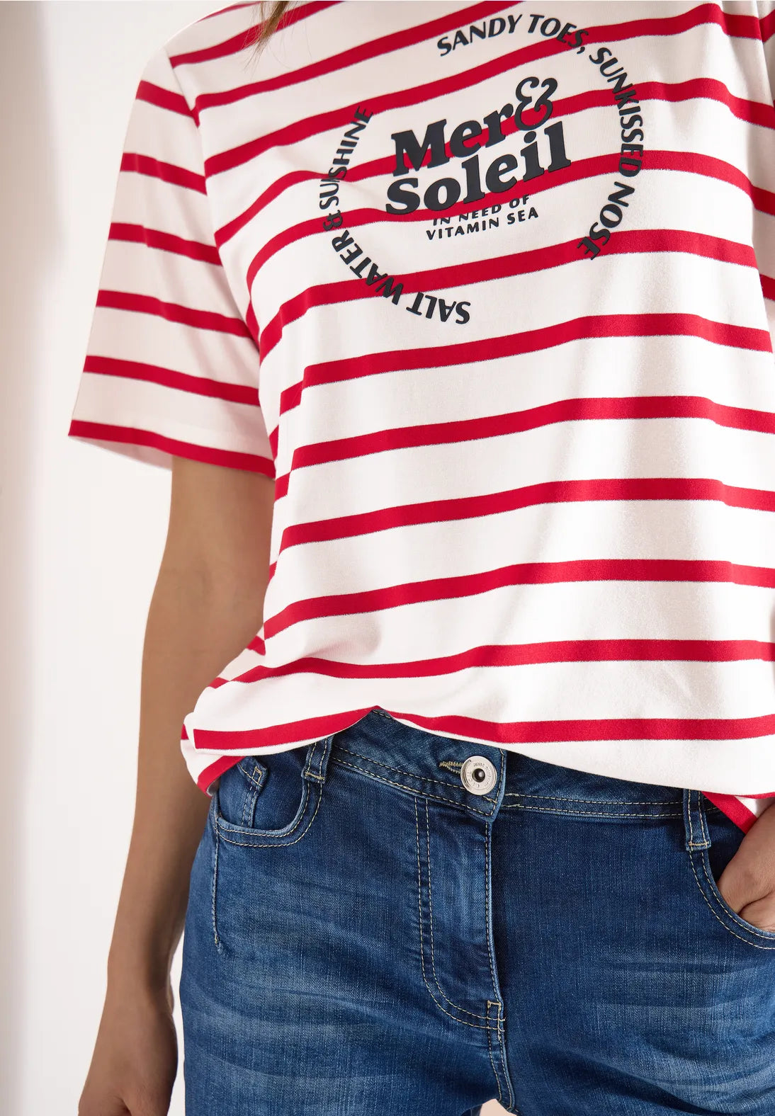 YUNI RED TEE