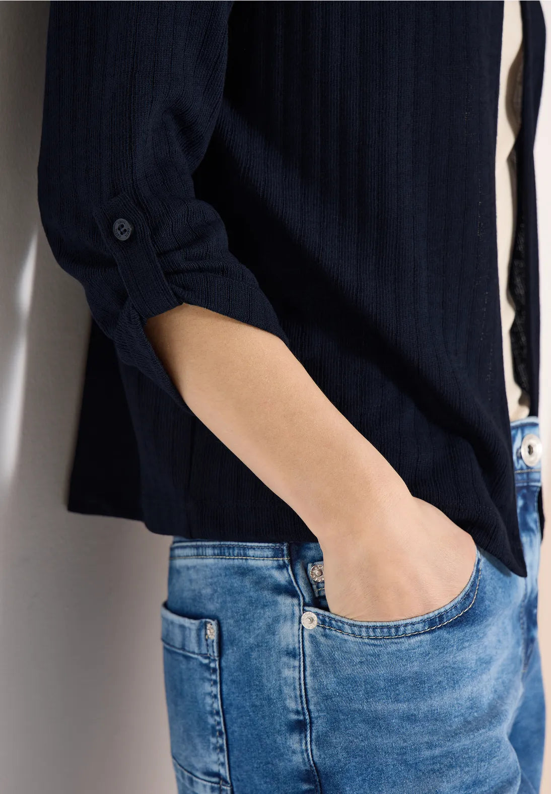 HANI NAVY CARDIGAN